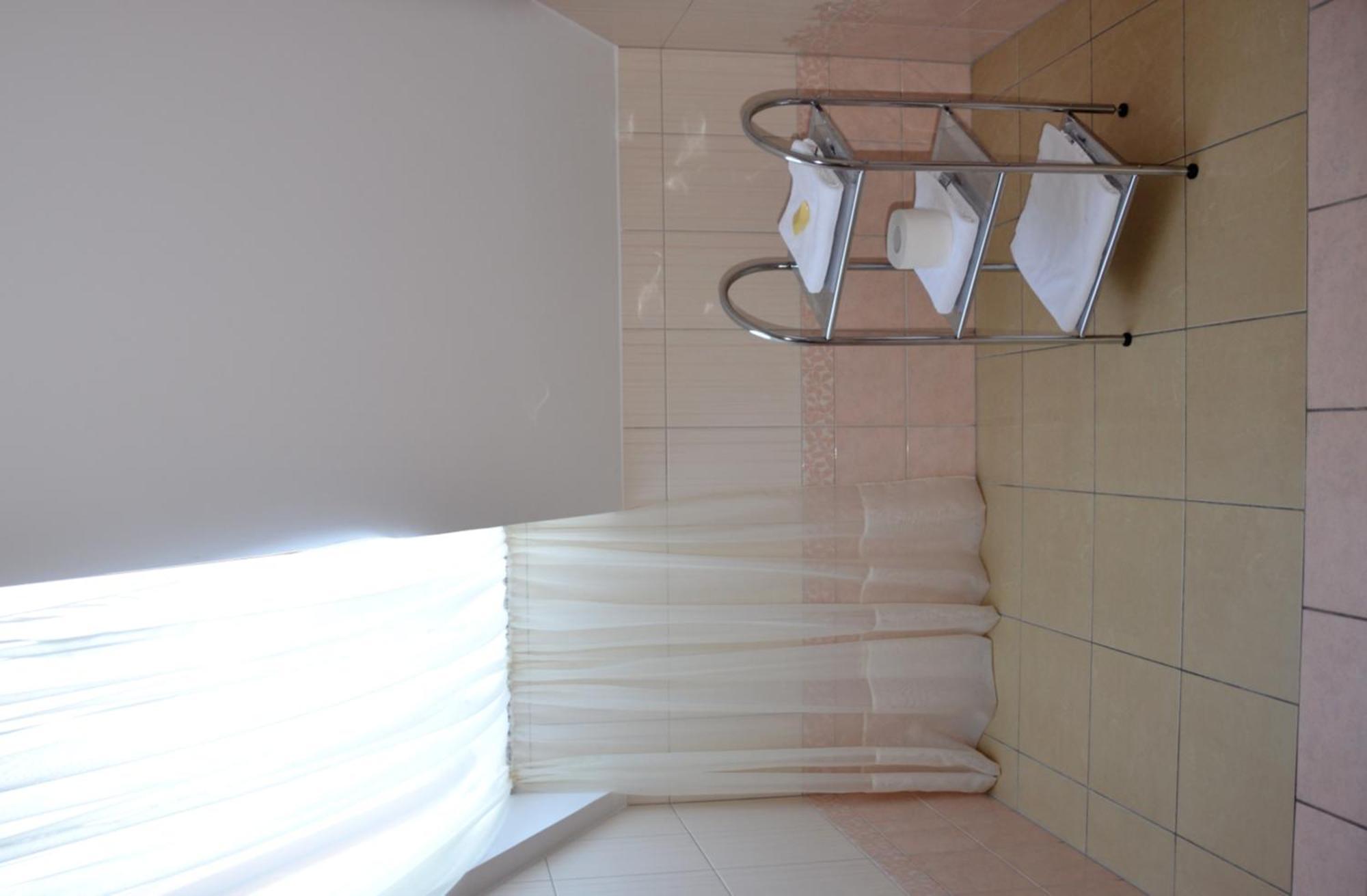 Hotel Nowodworski Legnica Phòng bức ảnh